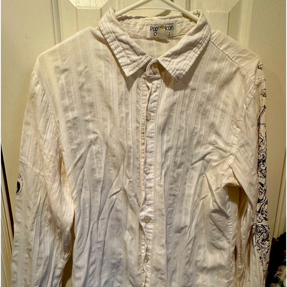 Pop Icon Men’s XL Button Down Shirt with Black and Gray Design